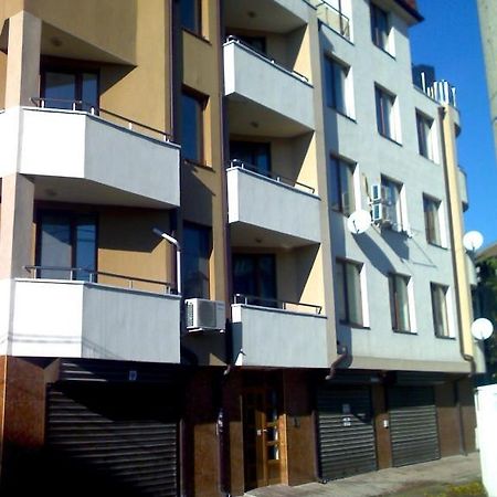 וארנה Asparuhov Guest Rooms And Apartments מראה חיצוני תמונה