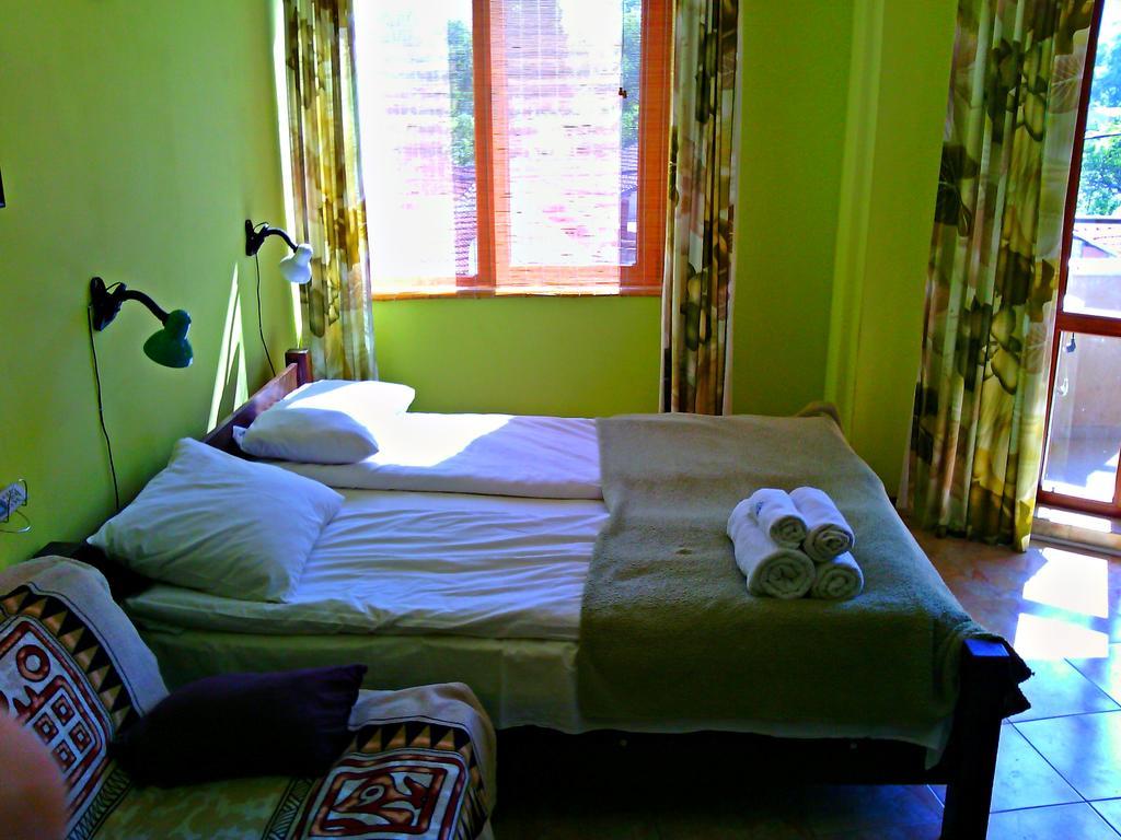 וארנה Asparuhov Guest Rooms And Apartments חדר תמונה