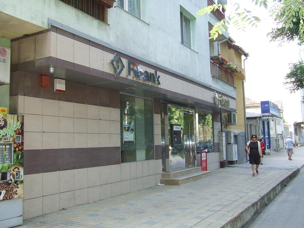 וארנה Asparuhov Guest Rooms And Apartments מראה חיצוני תמונה