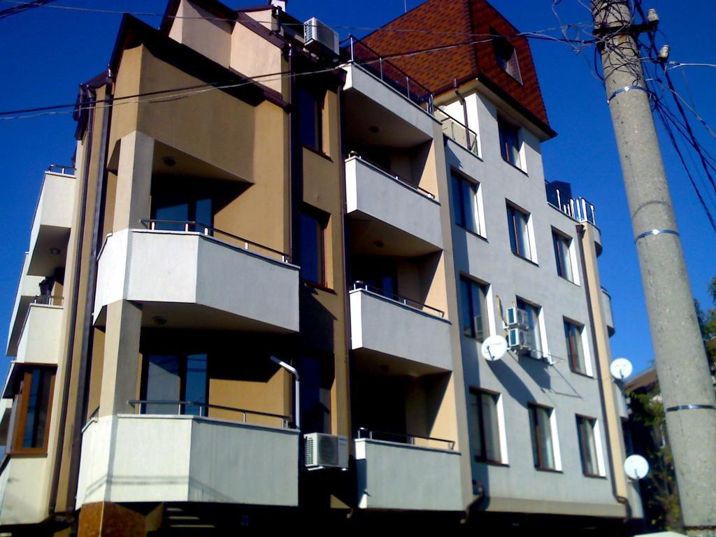 וארנה Asparuhov Guest Rooms And Apartments מראה חיצוני תמונה